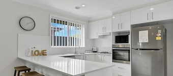 Emmaville - Modern, Convenient & Pets Allowed
