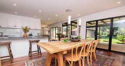 Summer House - Grand, Heritage, CBD near Cafe