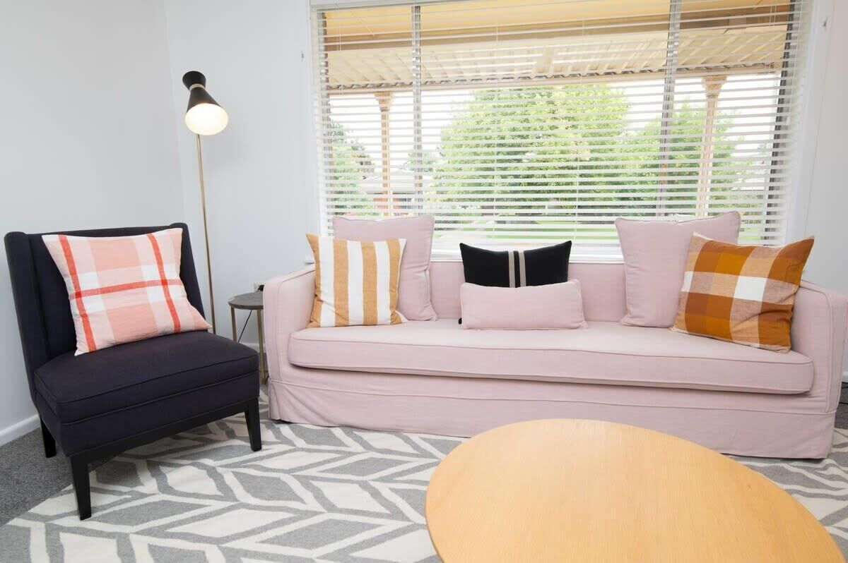 TV, Netflix, streaming services, offices