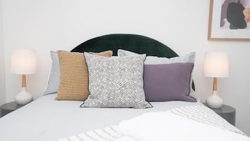 3 bedrooms, travel cot, WiFi, bed sheets