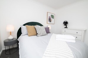 3 chambres, lit parapluie, Wi-Fi, draps fournis