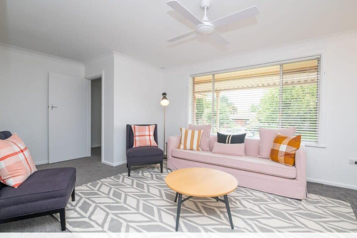 TV, Netflix, streaming services, offices