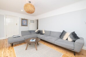 TV, Netflix, streaming services, offices