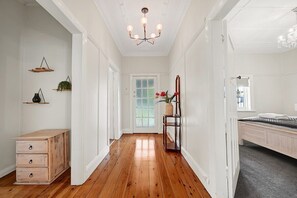 3 Schlafzimmer, Bügeleisen/Bügelbrett, Reisekinderbett, WLAN