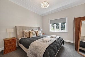 3 slaapkamers, een strijkplank/strijkijzer, reisbedje, wifi