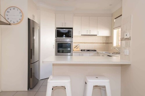 Park Villa | Near CBD, Spacious, Ideal for Work