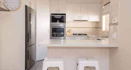 Park Villa | Near CBD, Spacious, Ideal for Work