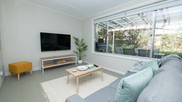 Télévision, Netflix, services de streaming, espaces bureaux