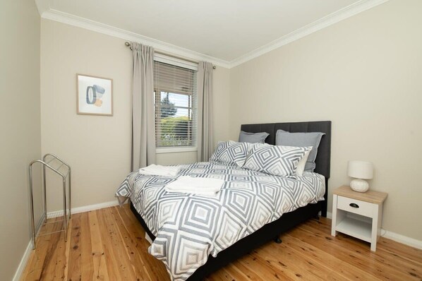 3 chambres, fer et planche à repasser, lit de bébé portatif, Wi-Fi