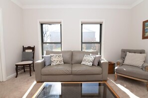 TV, Netflix, streaming services, offices