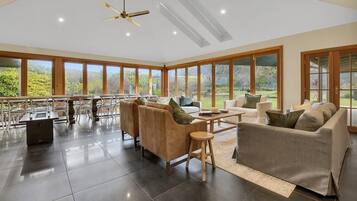 Tv, pejs, Netflix, bøger