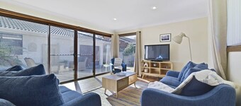 Spacious Family Home - Leafy Suburb & Pets Allowed