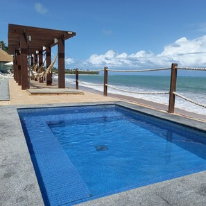 حمّام سباحة خارجي