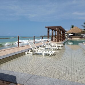 حمّام سباحة خارجي