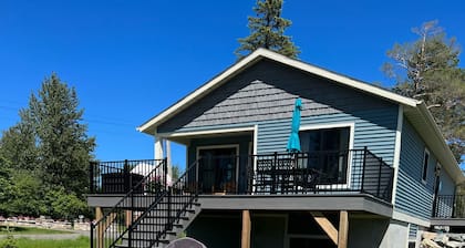 On the Chain, near downtown, close to trails, private dock, dog-approved! đ đ đ¶