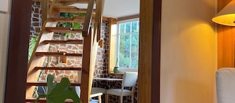 Intimate, earthy cottage in Tranquil Setting