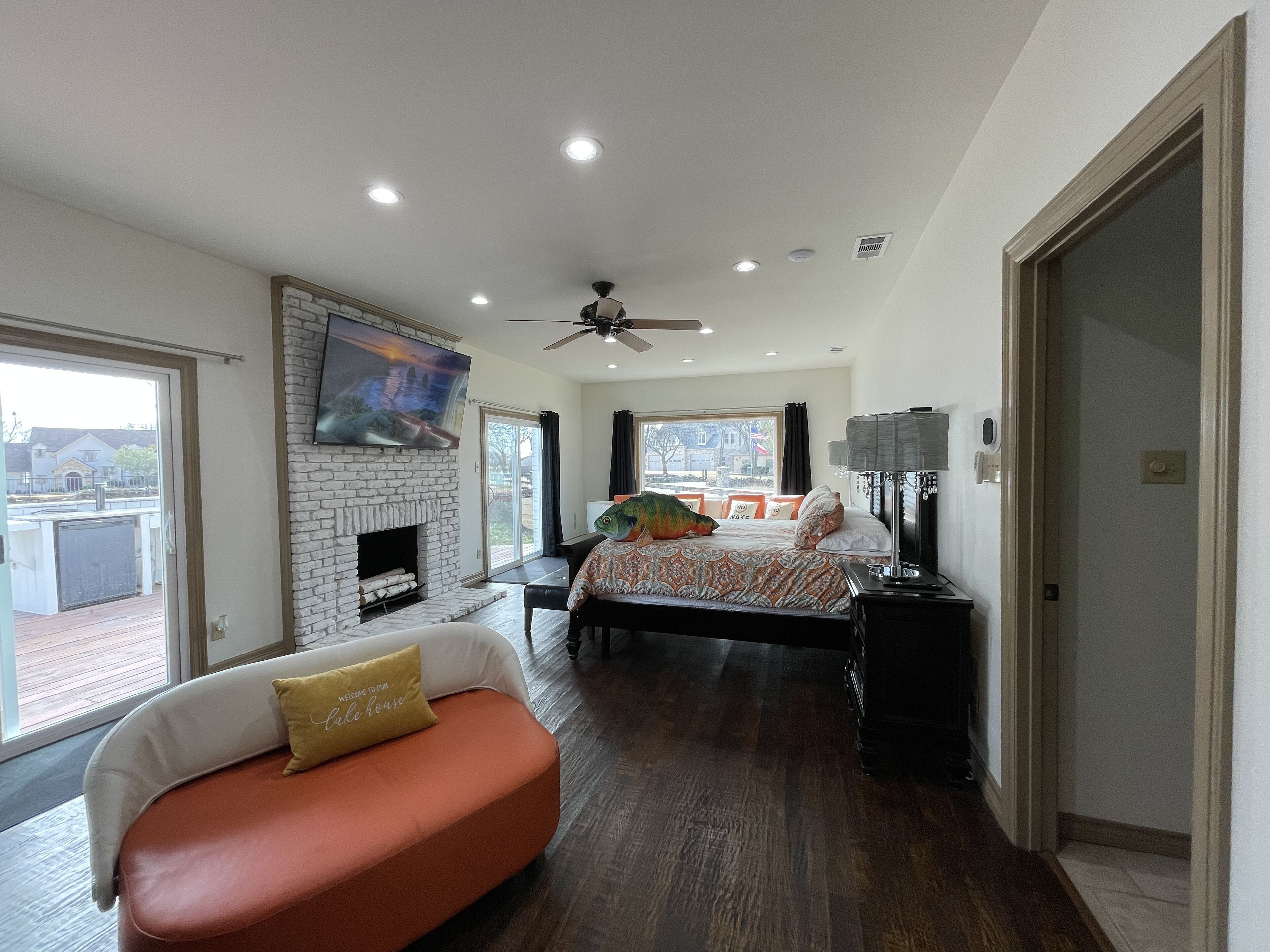 5 chambres, coffres-forts dans les chambres, fer et planche à repasser