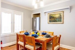 Dining - Spacious 3bdrm house in the Heart of Kitchener! (Kitchener)