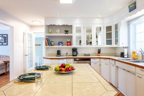 Spacious 3bdrm house in the Heart of Kitchener!