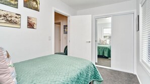 3 chambres, fer et planche à repasser, accès au Wi-Fi (inclus)