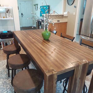 Dining - Stafford 3BR-House: Tech-Savvy, Amenities Galore (Redwood City)