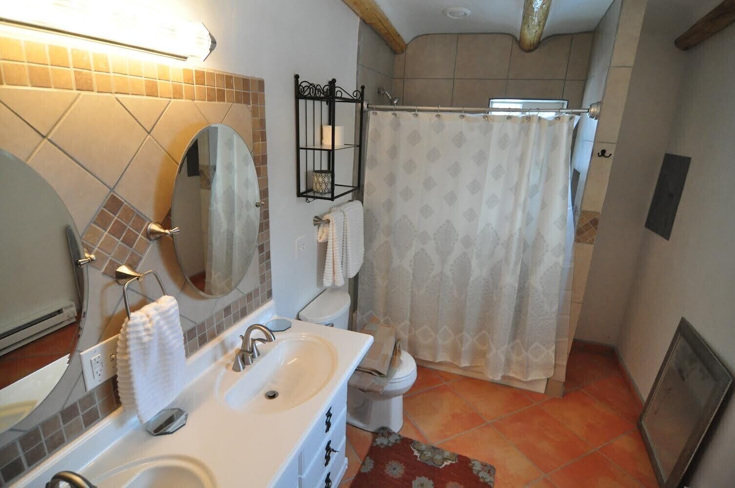 Combined shower/bathtub