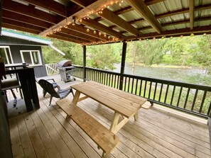 Outdoor dining - Waterfront Cabin Walkable to Everything! (Waterville)