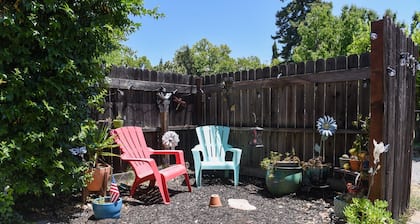 Guesthouse in the heart of Historic Folsom