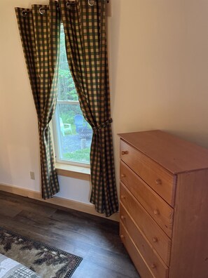 Interior - Baker cabin|Downtown Greenville-Moosehead Lake|WIFI|Pets Ok|2 cabins available (Greenville)