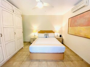 3 bedrooms, iron/ironing board, WiFi, bed sheets - Mexican Caribbean inspired Villa, La Herradura, ES (La Herradura)