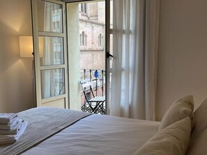 2 habitaciones, tabla de planchar con plancha, internet y ropa de cama 