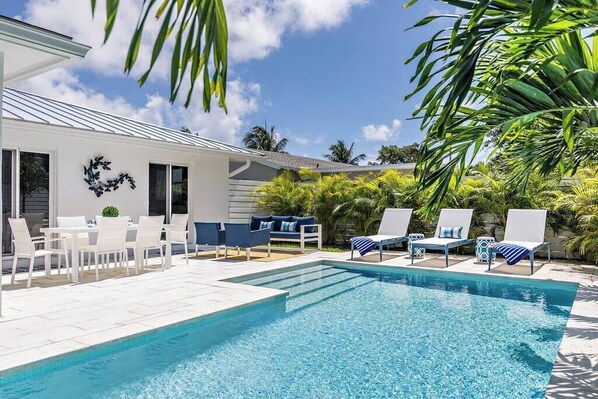 Outdoor pool, a heated pool