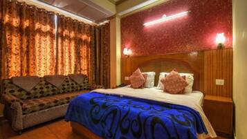 Deluxe Double Room | Egyptian cotton sheets, premium bedding, down duvets, memory-foam beds