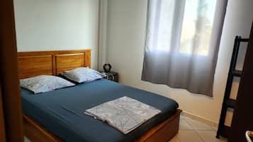 1 chambre, fer et planche Ă repasser, Wi-Fi gratuit, draps fournis