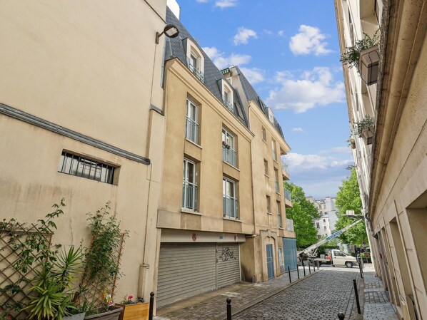 Exterior - Nice apartment in the heart of Paris by Weekome (Paris)
