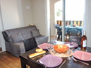 Dining - Les Aigues Marines by Interhome (Saint Cyr sur Mer La Madrague)