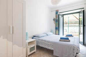 4 slaapkamers, een strijkplank/strijkijzer, gratis wifi, beddengoed