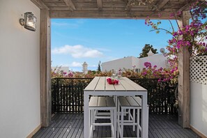 Outdoor dining - Villa 'Estrela Do Mar' with Sea View, Wi-Fi and Air Conditioning (Vale do Lobo)