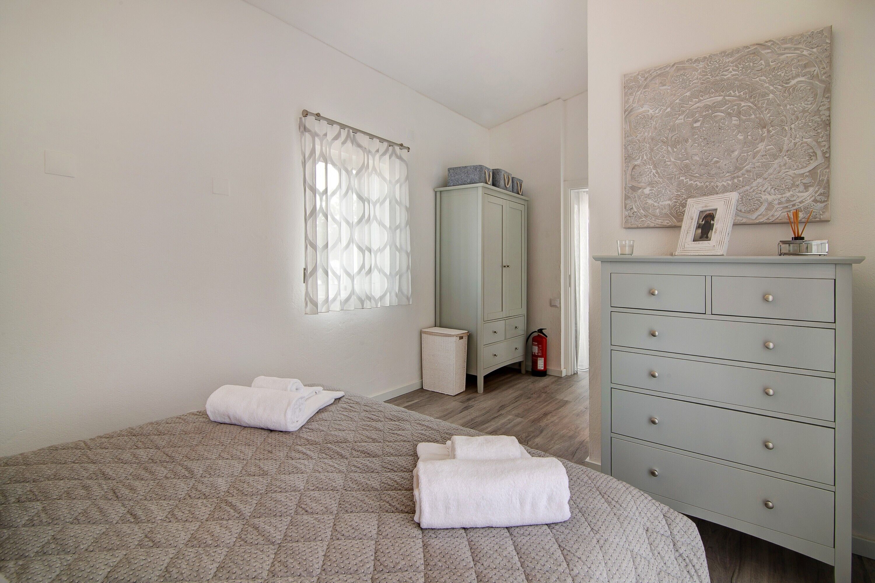 2 多间卧室、熨斗/熨衣板、免费 WiFi、床单