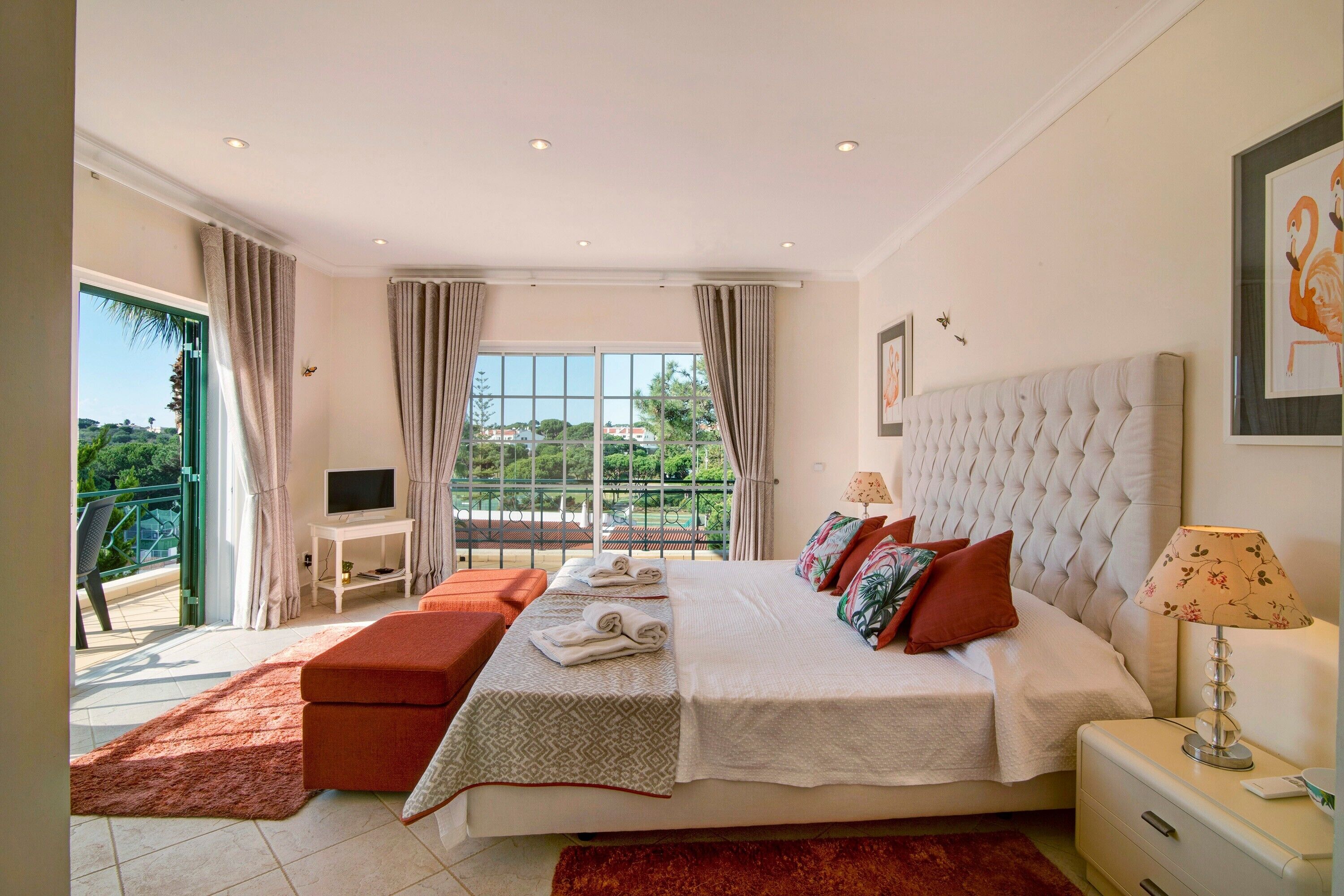 3 bedrooms, iron/ironing board, free WiFi, bed sheets