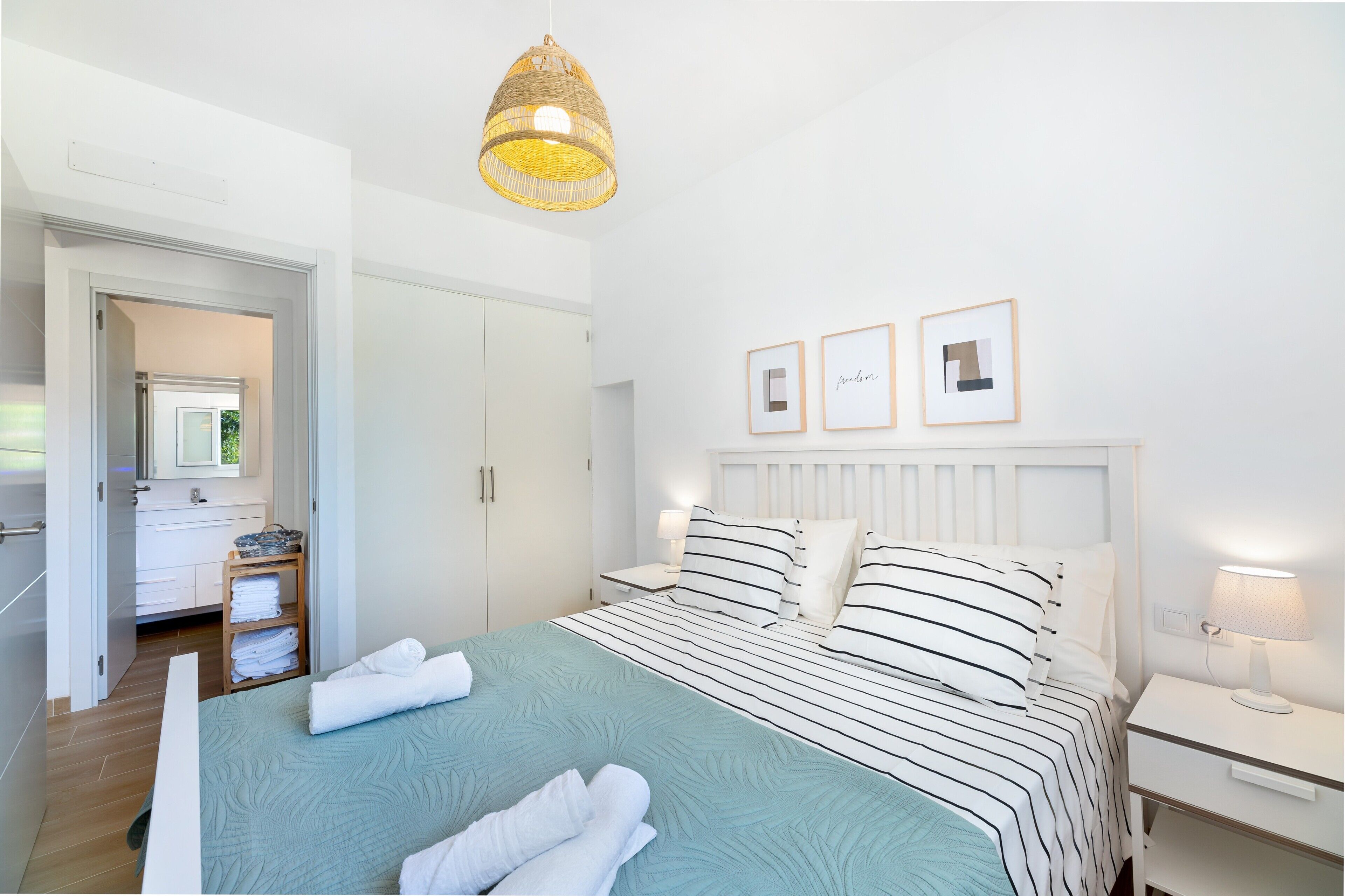 3 bedrooms, iron/ironing board, free WiFi, bed sheets