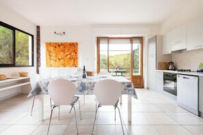 Kühlschrank, Ofen, Herdplatte, Geschirrspüler