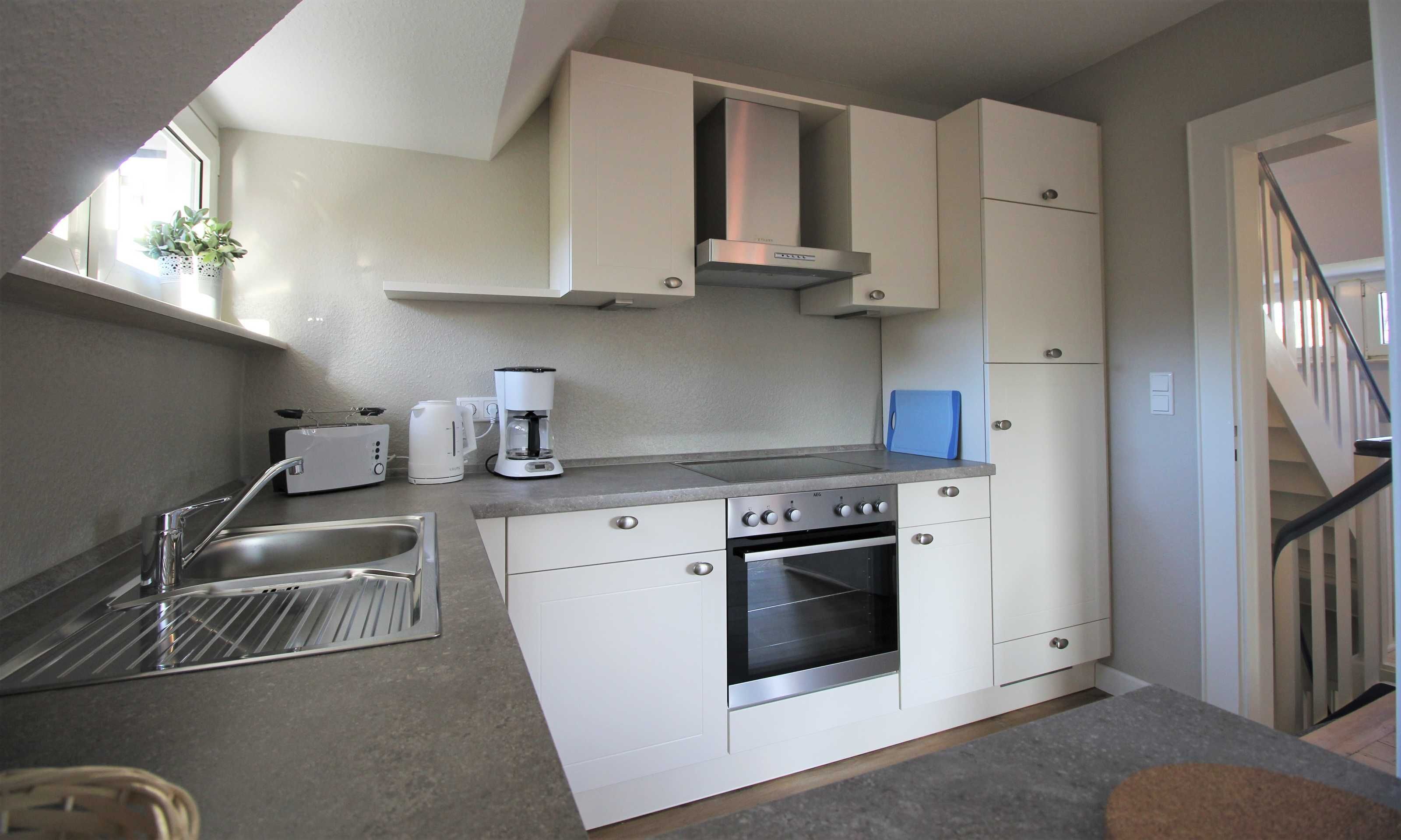 Kühlschrank, Mikrowelle, Ofen, Geschirrspüler
