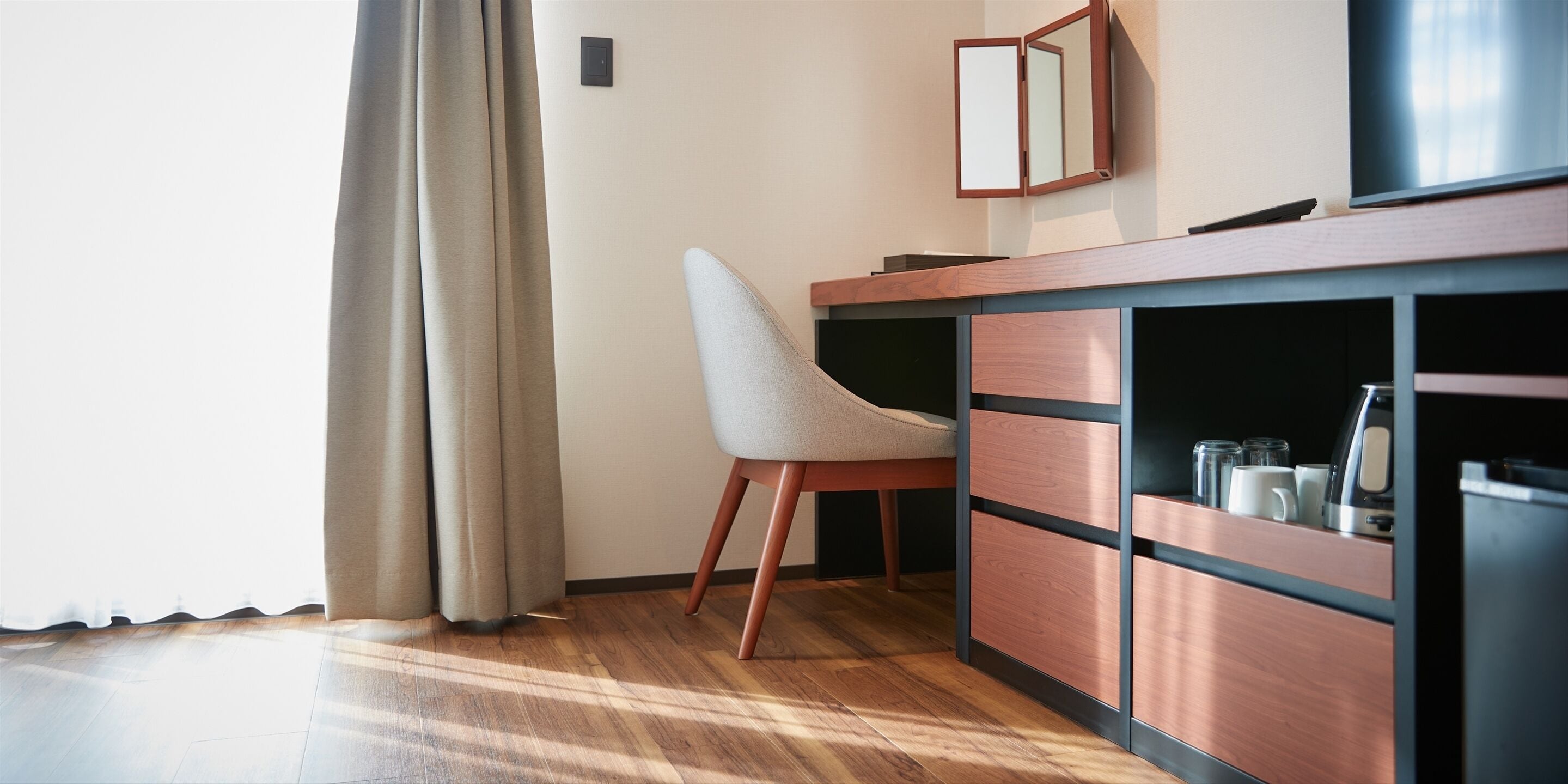 1 bedroom, desk, laptop workspace, free wifi