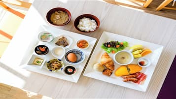 Daily buffet breakfast (JPY 2500 per person)