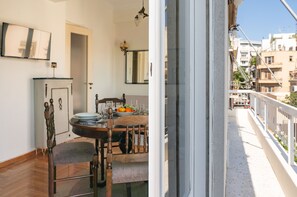 Outdoor dining - A for Acropolis 1BR in Plaka by JJ Hospitality- (Athens)