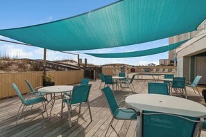 Outdoor dining - Romar Beach 108 | Sleeps 6 + Pool (Orange Beach)