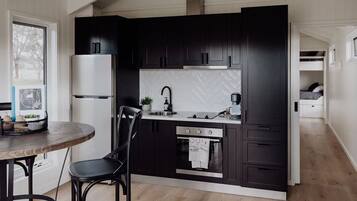 Kühlschrank, Ofen, Herdplatte, Geschirrspüler