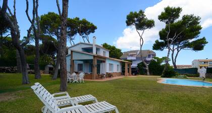 VILLA PEPITA BLUE with swimming-pool