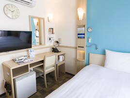 Premium Single Room, Non Smoking | Desk, free WiFi, bed sheets